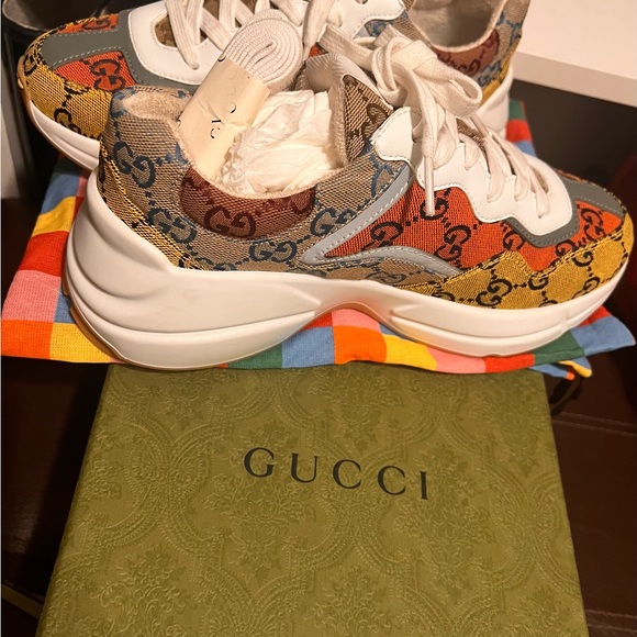 Worn a few times, size 37.5, still in good condition. - Picture 5 of 5